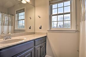 Pool & Furnished Patio: Group Getaway in Hershey