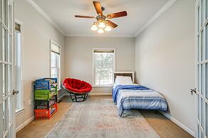 Pool & Furnished Patio: Group Getaway in Hershey