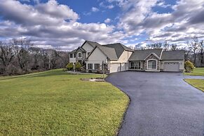 Pool & Furnished Patio: Group Getaway in Hershey