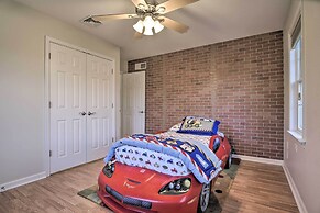 Pool & Furnished Patio: Group Getaway in Hershey