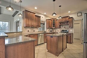 Pool & Furnished Patio: Group Getaway in Hershey