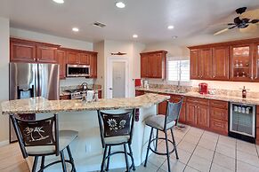 Pool, Patio & Grill: Desert Hot Springs Retreat!