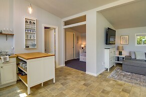 Waterfront Hood Canal Cottage: Steps to the Beach!