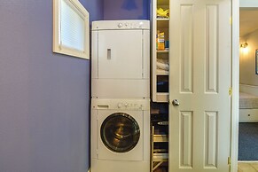 Waterfront Hood Canal Cottage: Steps to the Beach!