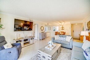 Sunny Fort Pierce Resort Condo w/ Beach Access!