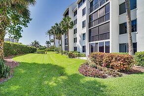 Sunny Fort Pierce Resort Condo w/ Beach Access!