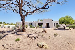 Fire Pit, Grill: Mtn-view Home in Paradise Valley