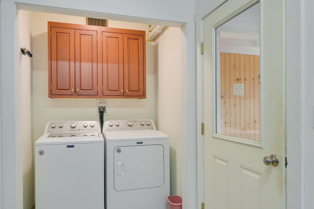 Waterfront Deer Isle Apartment w/ Fire Pit