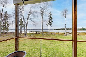 Waterfront Deer Isle Apartment w/ Fire Pit