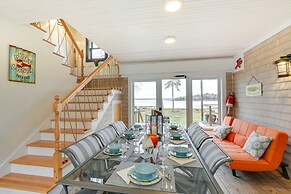 Waterfront Deer Isle Apartment w/ Fire Pit