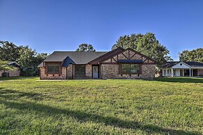 Spacious Seabrook Home w/ Patio: 1 Mi to Beach!