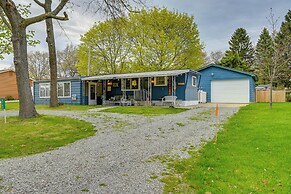 Walk to Lake Huron: Pet-friendly Caseville Cottage