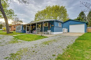 Walk to Lake Huron: Pet-friendly Caseville Cottage