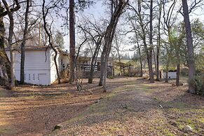 Eclectic Murphys Home w/ Decks: Walk to Downtown!