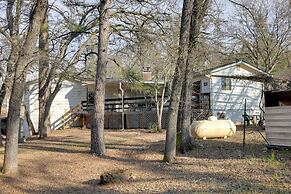 Walk to Downtown: Eclectic Murphys Home w/ Decks!