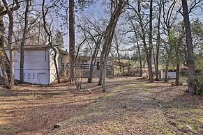 Walk to Downtown: Eclectic Murphys Home w/ Decks!