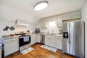 Deck, Grill & Mountain Views: Banner Elk Retreat!