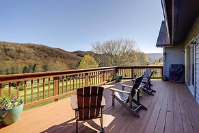 Deck, Grill & Mountain Views: Banner Elk Retreat!