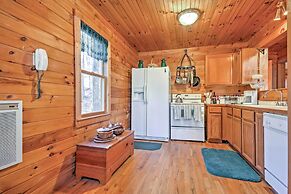 Highlands Cabin w/ Forest Views < 4 Mi to Cashiers
