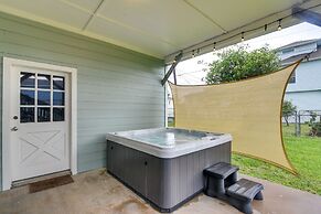 Galveston Getaway w/ Hot Tub: Near Beach!