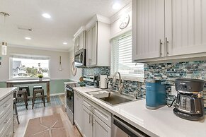 Galveston Getaway w/ Hot Tub: Near Beach!