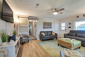 Galveston Getaway w/ Hot Tub: Near Beach!