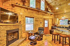 Charming Murphy Cabin w/ Porch - Near Hiking!