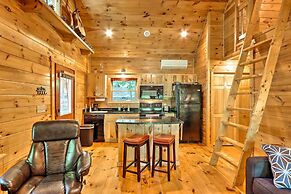 Charming Murphy Cabin w/ Porch - Near Hiking!
