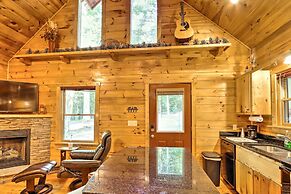 Charming Murphy Cabin w/ Porch - Near Hiking!