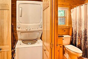 Charming Murphy Cabin w/ Porch - Near Hiking!