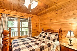 Charming Murphy Cabin w/ Porch - Near Hiking!
