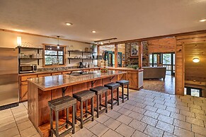 Piney Bluff Retreat With Mountain Views!