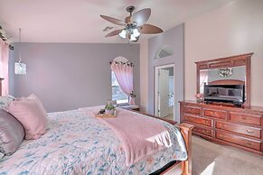 Near Lone Tree Golf Club: Gem w/ Pool & Fire Pit