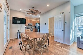 Lakefront Lexington House w/ Spacious Deck!