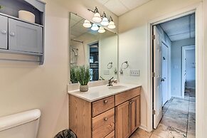 Lakefront Lexington House w/ Spacious Deck!