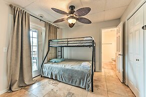 Lakefront Lexington House w/ Spacious Deck!