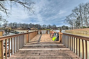 Lakefront Lexington House w/ Spacious Deck!
