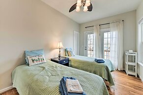 Lakefront Lexington House w/ Spacious Deck!