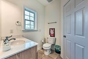 Lakefront Lexington House w/ Spacious Deck!