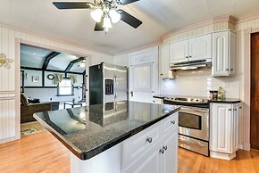 Cozy Lewiston Home < 10 Mi to Niagara Falls!