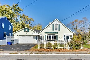 Cozy Lewiston Home < 10 Mi to Niagara Falls!