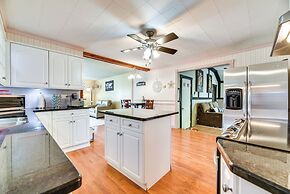 Cozy Lewiston Home < 10 Mi to Niagara Falls!