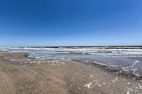 Steps to Coast: Bolivar Peninsula Beach House!