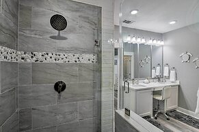 Steps to Coast: Bolivar Peninsula Beach House!