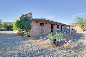 Tucson Home - Hiking Trail Access On-site!