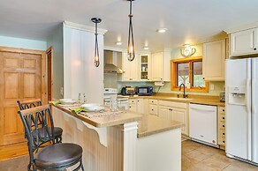 Athol Vacation Rental w/ Mountain Views!