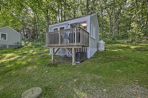 Lush Edgecomb Studio Cottage w/ Fire Table!