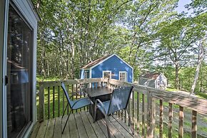 Lush Edgecomb Studio Cottage w/ Fire Table!