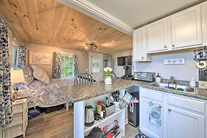 Lush Edgecomb Studio Cottage w/ Fire Table!