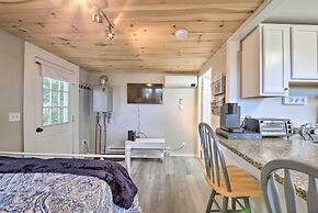 Lush Edgecomb Studio Cottage w/ Fire Table!